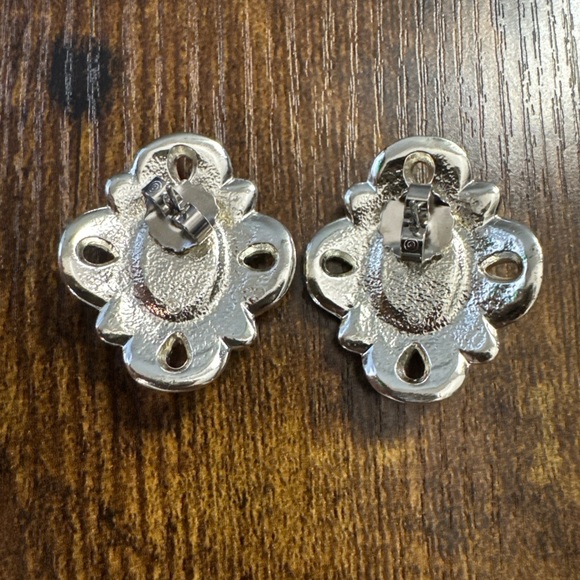 Vintage AVON Silver Tone Peach Color Faux Gemstone Earrings - Picture 3 of 3